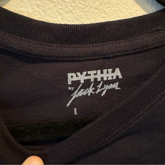 Pythia Tshirt - Picture 3 of 3